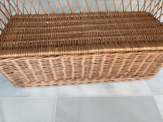 Banco de mimbre natural trenzado