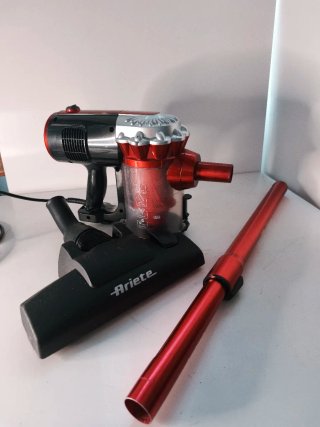 Aspirador-escoba con cable Ariete 600W