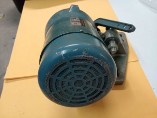 Motor industrial para máquina coser con fijación.