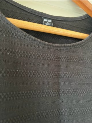 Vestido skater negro de Uniqlo
