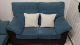 Lote: Sofá, mesa y 6 sillas salón