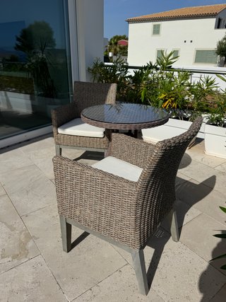 FSC Conjunto ratán exterior: 2 sillones + mesa