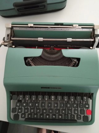 Máquina de escribir Olivetti Lettera 32 Vintage