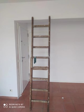 Escalera de madera para restaurar