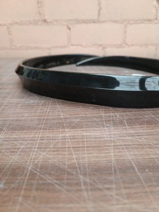 Moldura protectora negra flexible universal 1.20m