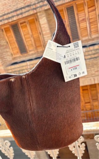 Bolso de piel marrón Zara