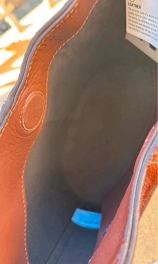 Bolso de piel marrón Zara