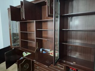 Mueble de salón madera y cristal
