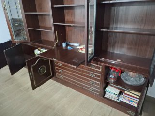 Mueble de salón madera y cristal