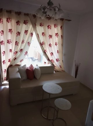 Sofá tela beige ,