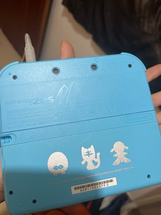 Nintendo 2DS Azul con 2 juegos Pokémon