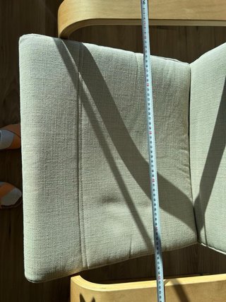2 Butacas de tela y madera.