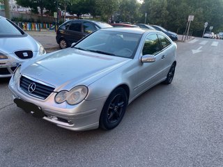 Mercedes-Benz Clase C 2004