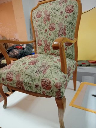 Sillón vintage floral para restaurar