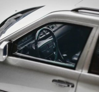 Mercedes Benz 300TE W124 AMG - 1:18 OttoMobile