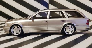 Mercedes Benz 300TE W124 AMG - 1:18 OttoMobile