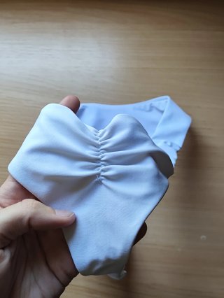 Tanga bikini blanco con fruncido trasero Talla M
