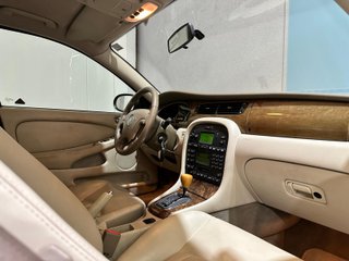 JAGUAR  X-TYPE 2.5 V6 Bussiness 2002