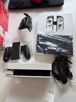Nintendo Switch OLED Bianca e Nera