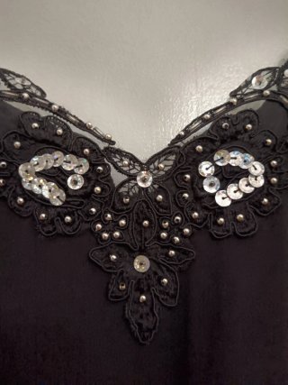 Vestito da ballo con scollo strass