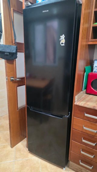Nevera Cecotec Negra con garantia