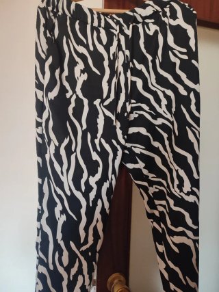 Pantalón estampado cebra