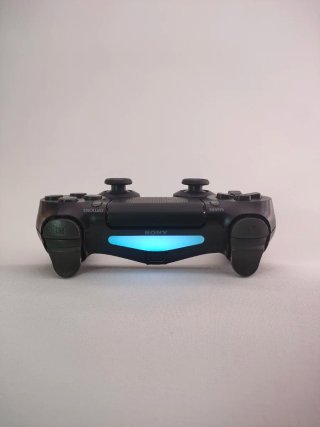 PS4 Pro 1TB + Mando + Cavi