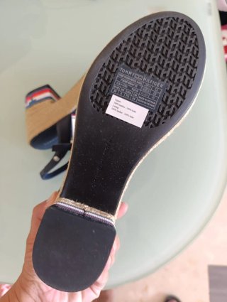 Sandalias Tommy Hilfiger  de cuero genuino nr 38