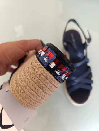 Sandalias Tommy Hilfiger  de cuero genuino nr 38