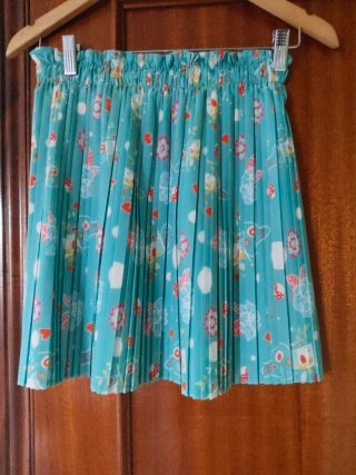 Falda plisada con estampado