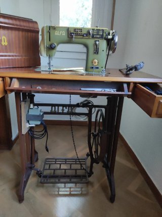 Máquina de coser Alfa Automática