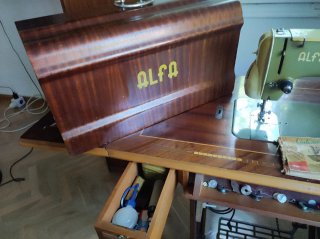 Máquina de coser Alfa Automática
