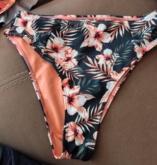 Bikini estampado floral Primark Talla 36