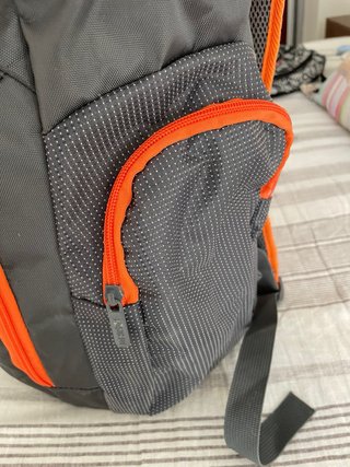 Mochila BASIC-FIT gris y naranja