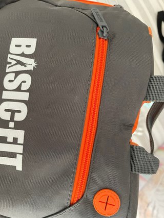 Mochila BASIC-FIT gris y naranja