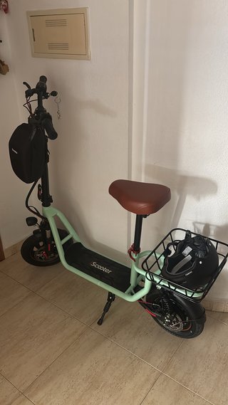 Monopatín Eléctrico con Asiento y Cesta