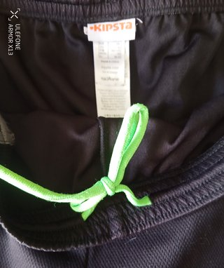 2 pantalones cortos deportivos uno rojos y negro