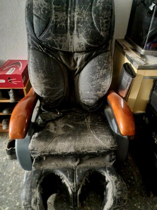 Sillón de masaje negro y marrón SOLO VENTA EN PERS