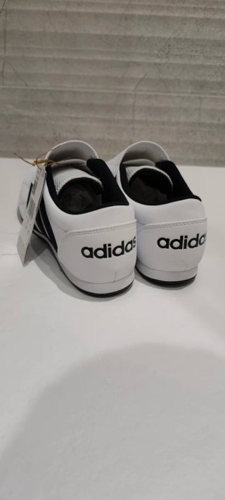 Adidas Tekwen Talla 40 Blancas y Negras