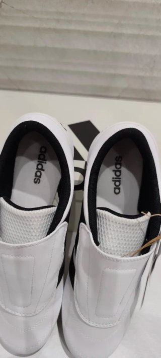Adidas Tekwen Talla 40 Blancas y Negras