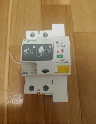 Interruptor Automático Schneider 40A 30mA