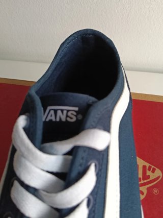 Zapatillas Vans Azul Marino y Blanco