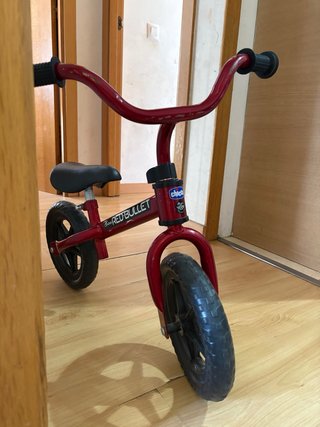 Bicicletta da equilibrio Chicco Rossa