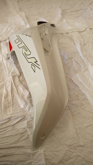 Lateral Izquierdo Depósito Benelli TRK 702X