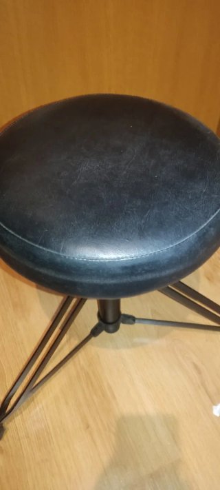 Banqueta de batería ajustable