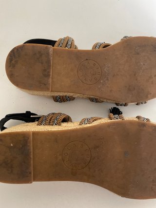 Sandalias Bimba y Lola Beige y Negro