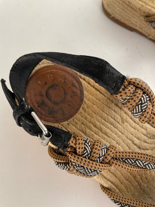 Sandalias Bimba y Lola Beige y Negro