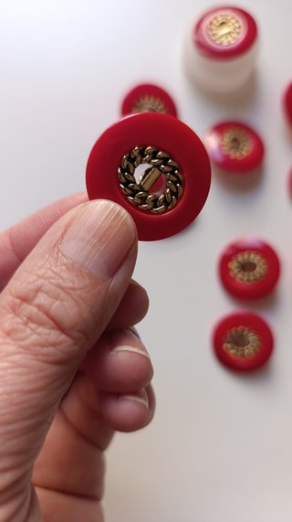 Lote 12 botones vintage rojos con cadena dorada