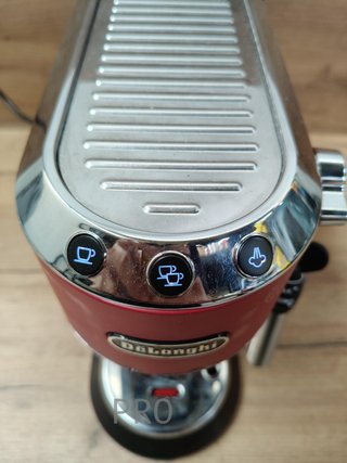 Cafetera de Bomba de Acero Inoxidable - DE'LONGHI DEDICA