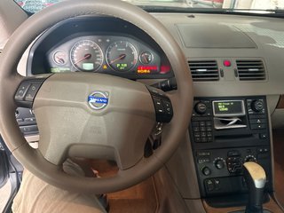 Volvo XC90 2004